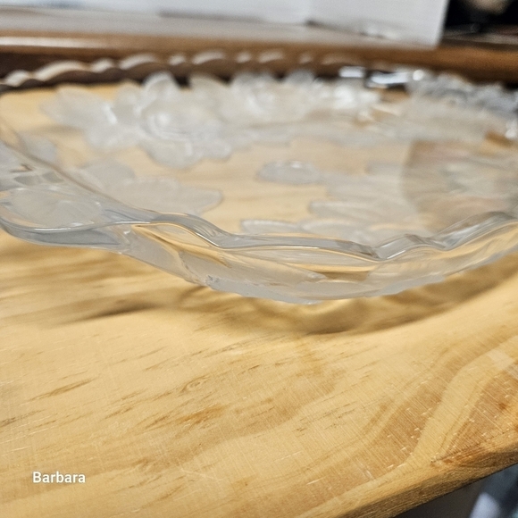 Vintage Studio Nova "Winter Rose" Elegant Clear Floral Glass Serving Tray - Picture 6 of 8